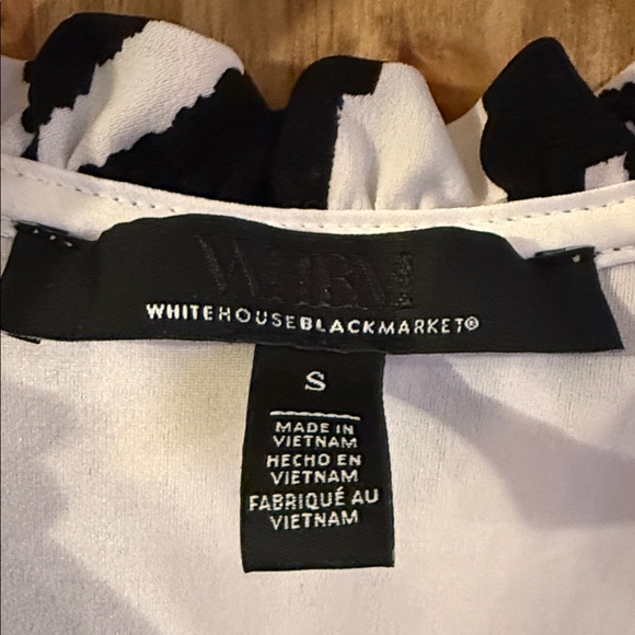 White House Black Market Black and White Sleeveless Blouse - Picture 2 of 6